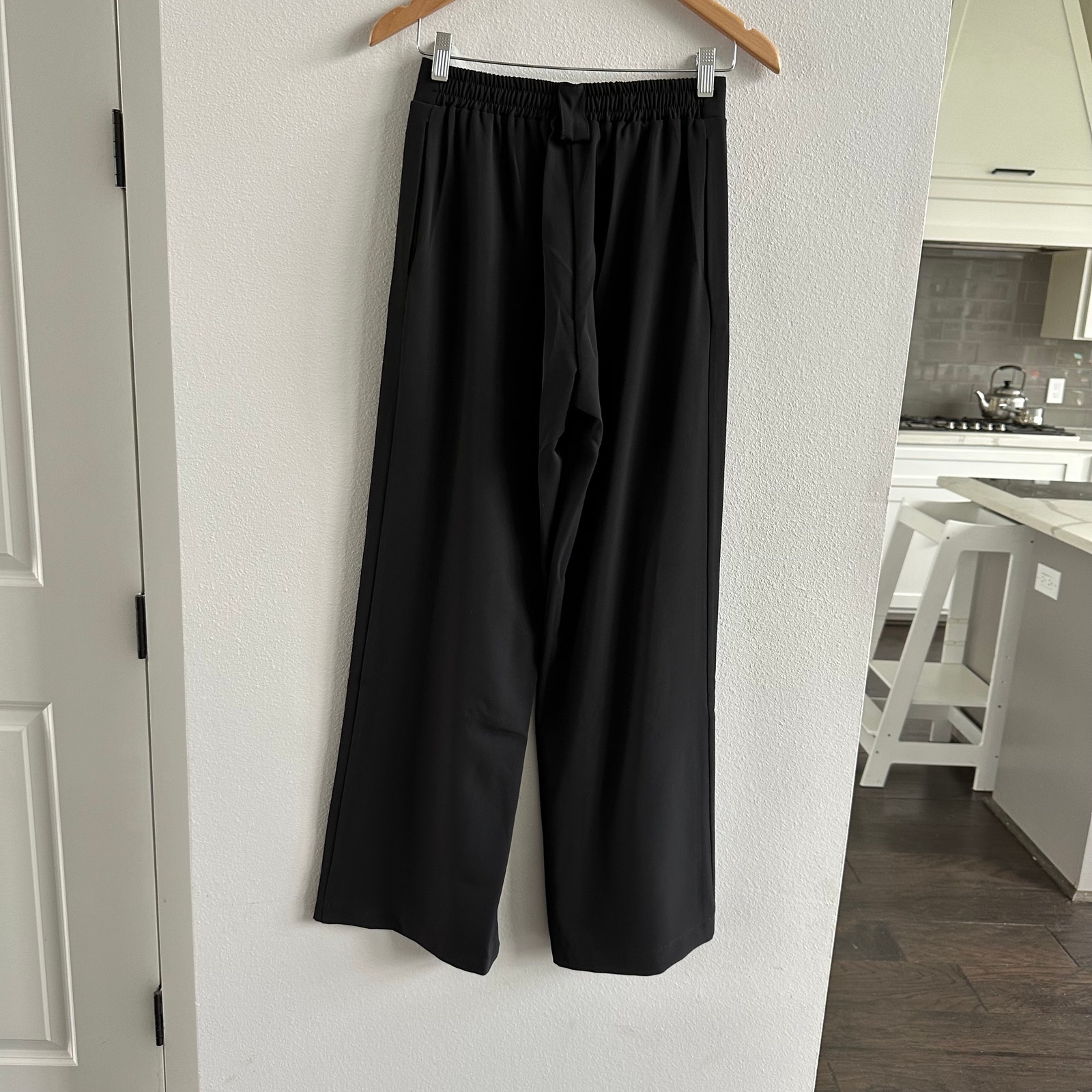 Jaki London Gabriella Pleated Elastic Waist Trousers | Black Size Xs — image 4 of 5